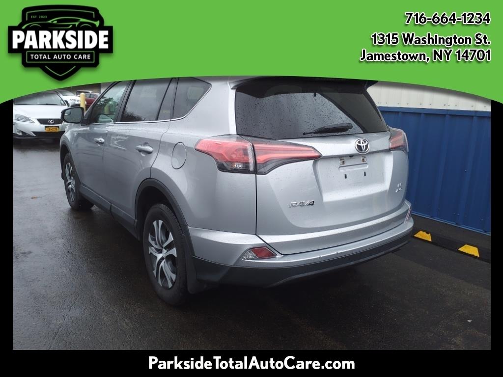 Toyota RAV4 LE AWD 2017