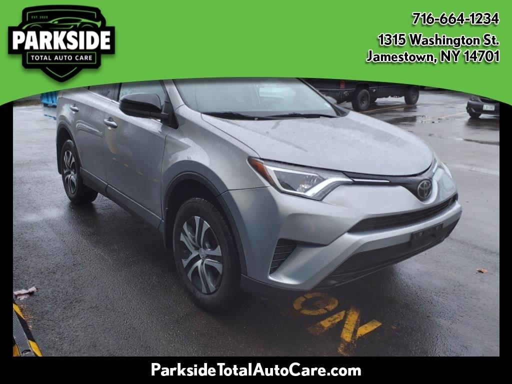 Toyota RAV4 LE AWD 2017