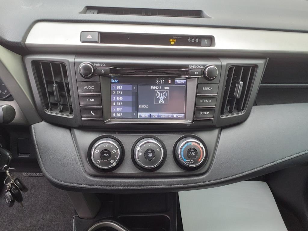 Toyota RAV4 LE AWD 2017