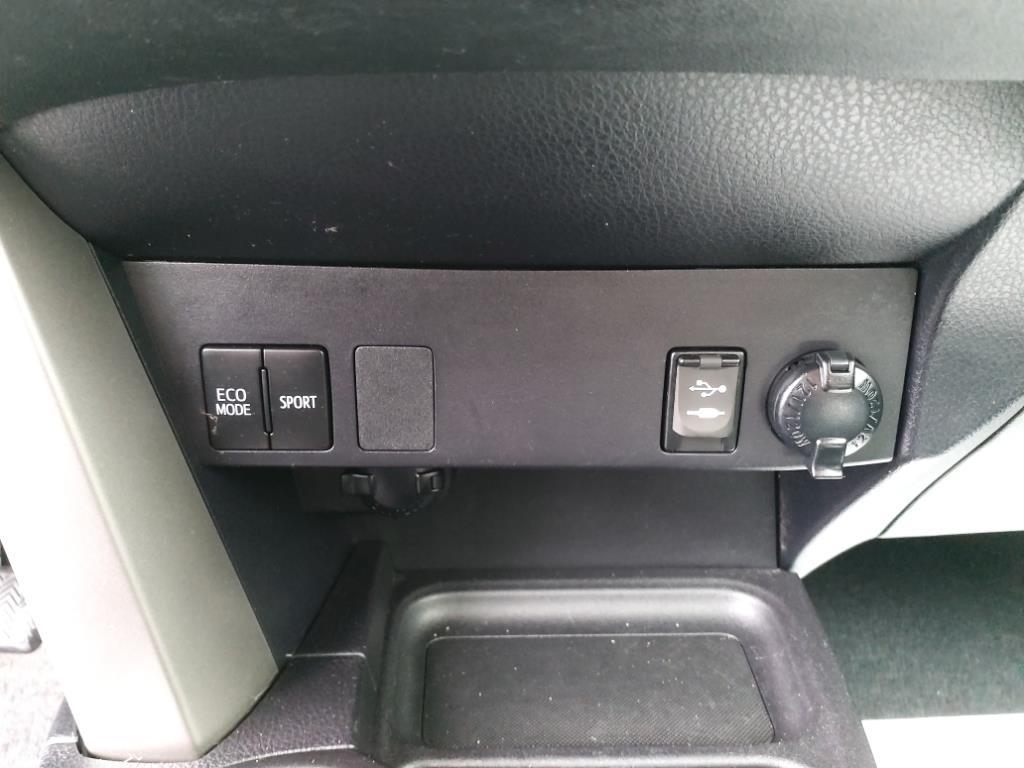 Toyota RAV4 LE AWD 2017