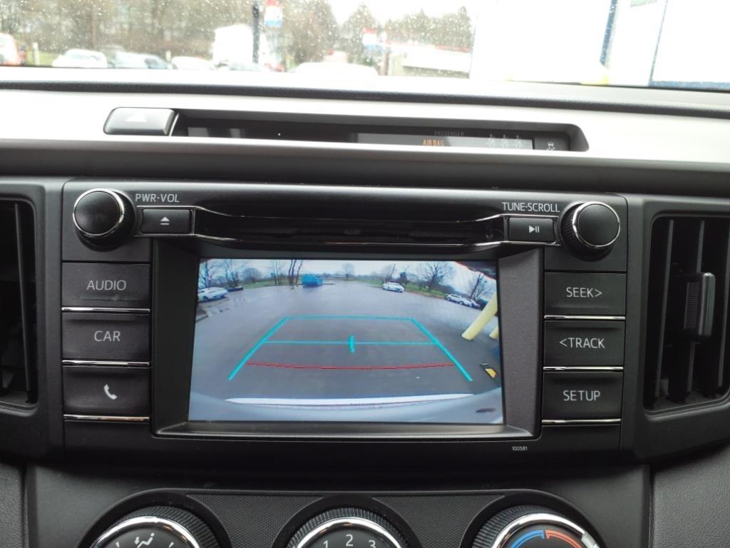 Toyota RAV4 LE AWD 2017