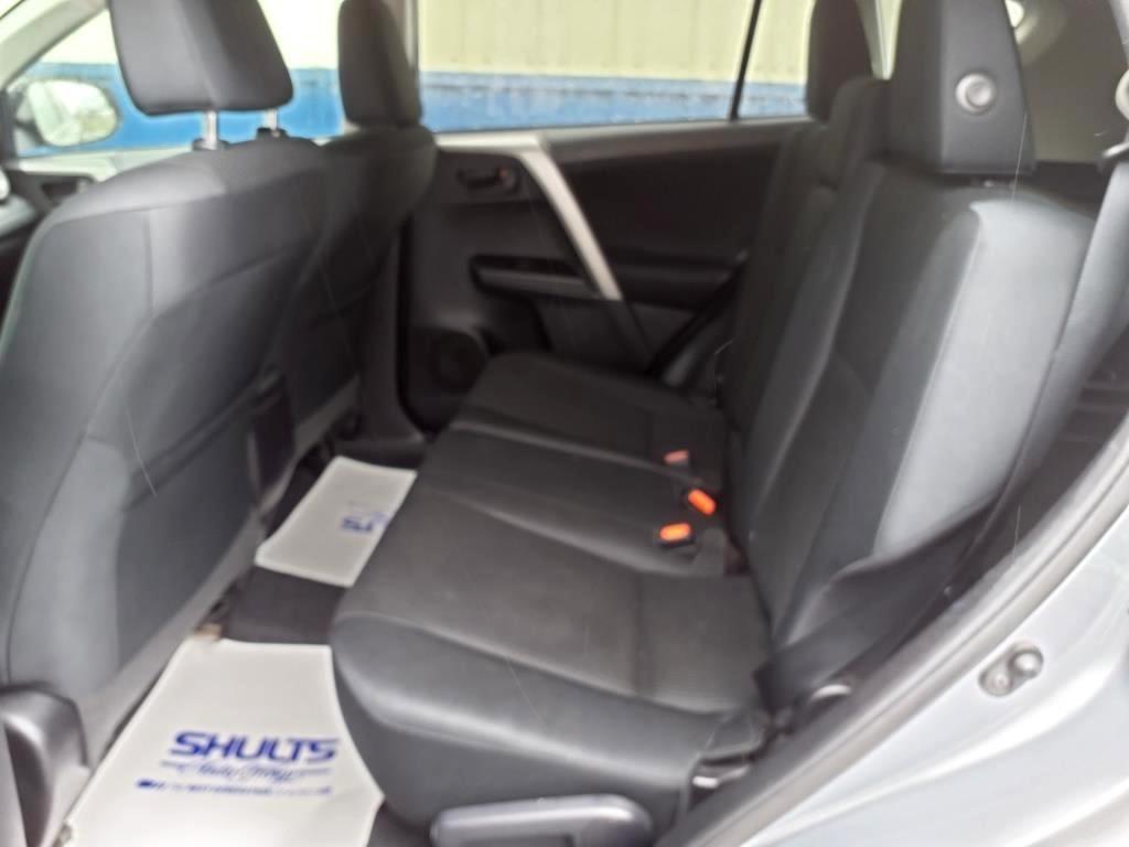 Toyota RAV4 LE AWD 2017