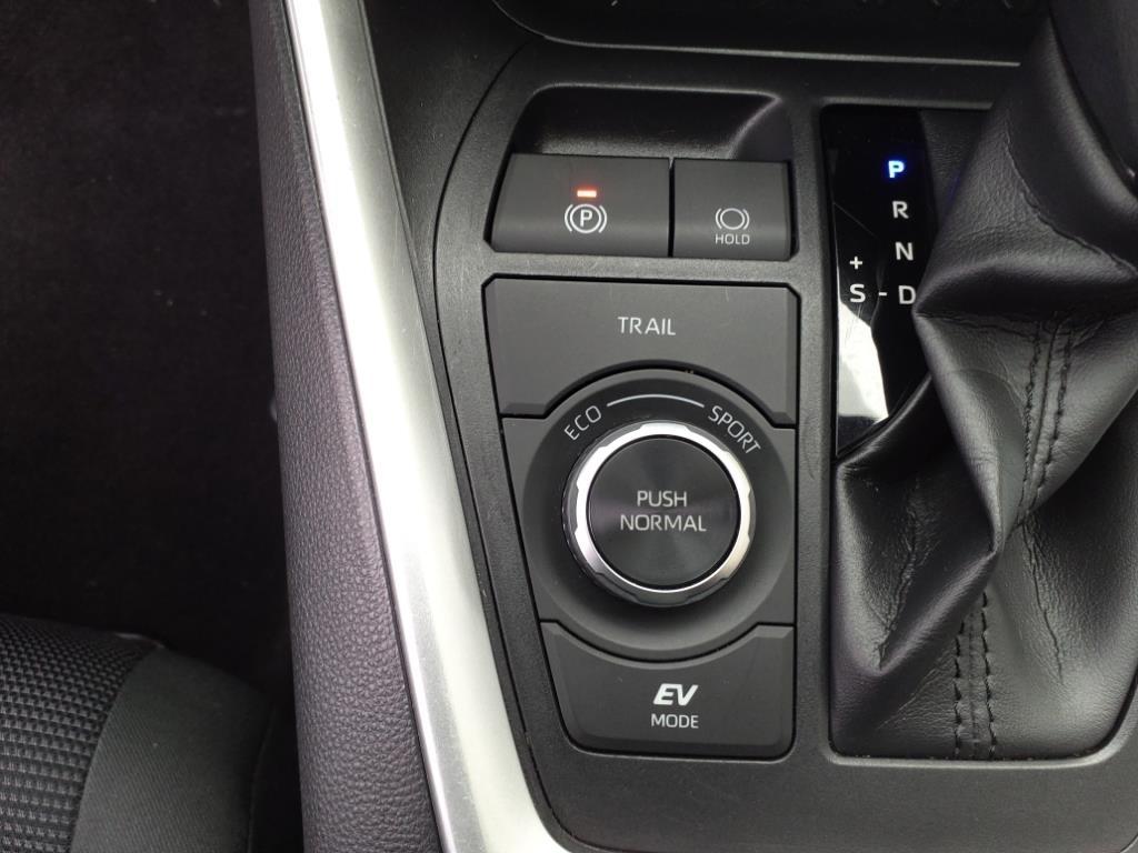 Toyota RAV4 Hybrid LE 2020