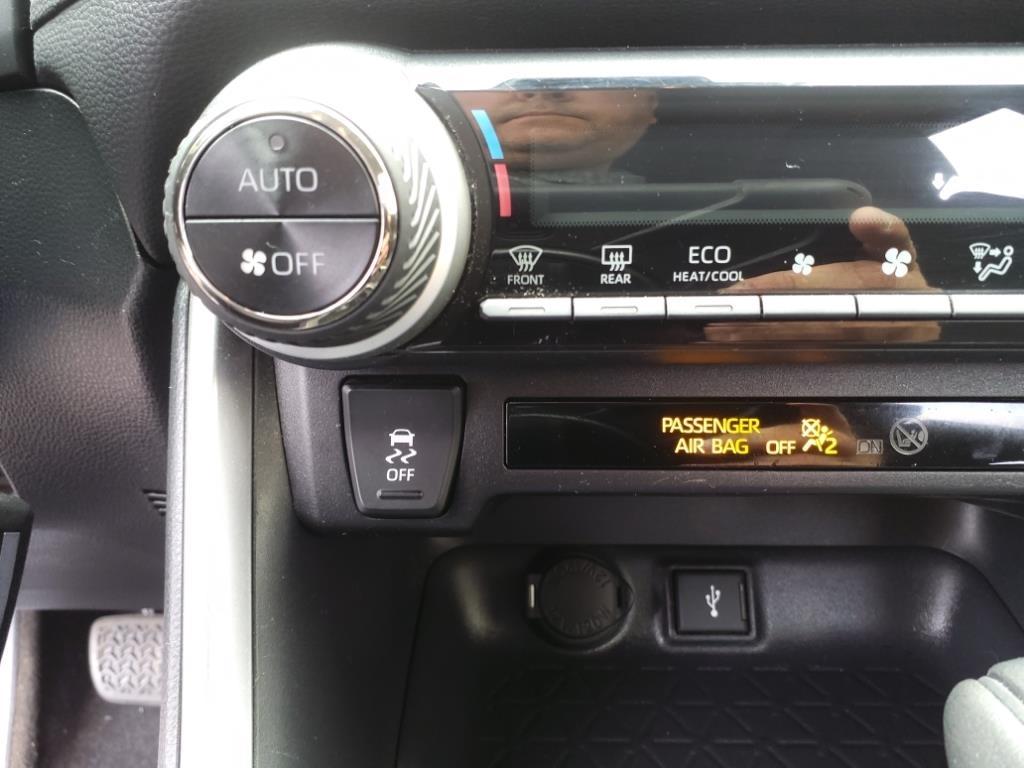 Toyota RAV4 Hybrid LE 2020