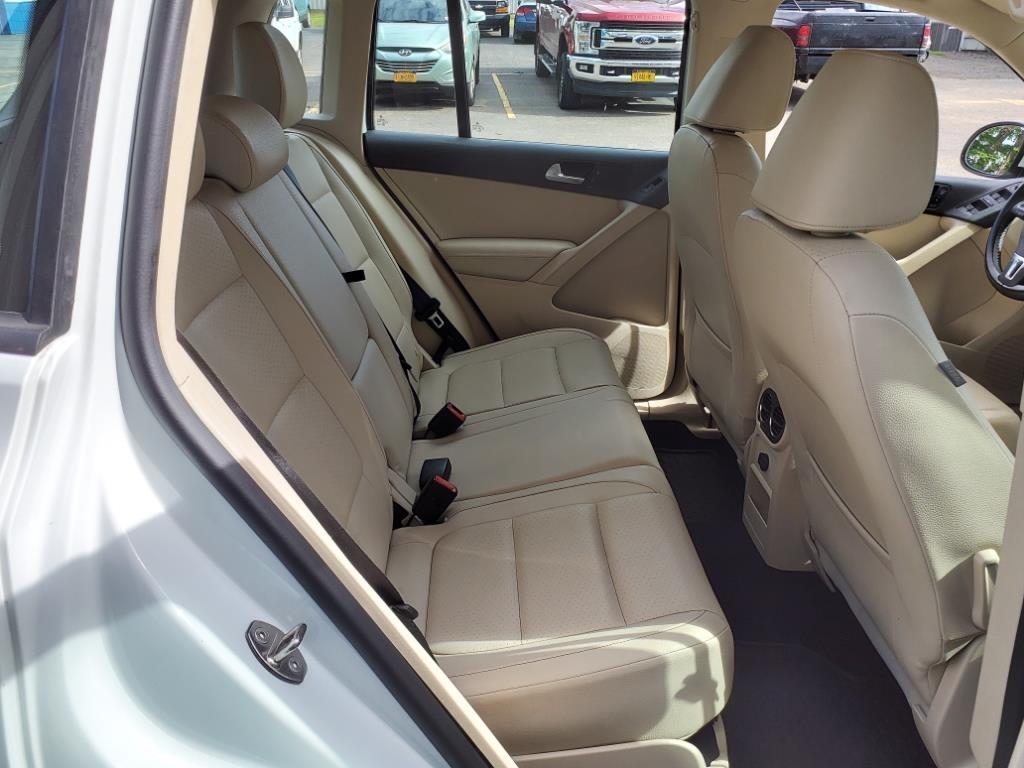 Volkswagen Tiguan SE 2016