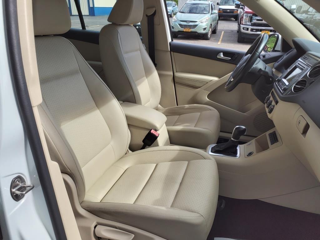 Volkswagen Tiguan SE 2016