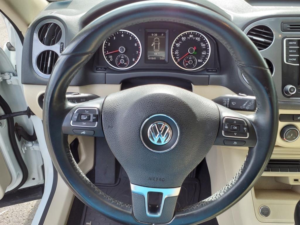 Volkswagen Tiguan SE 2016