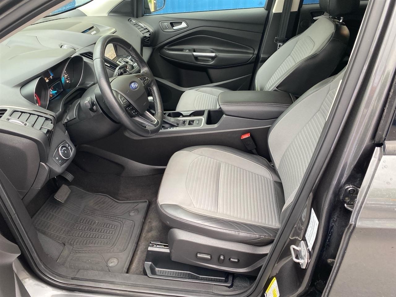 Ford Escape Titanium 4WD 2017