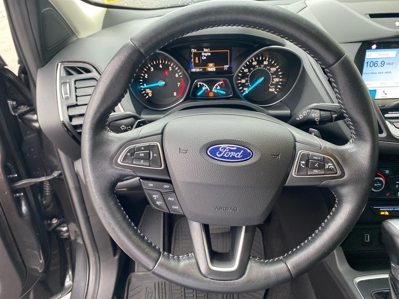 Ford Escape Titanium 4WD 2017