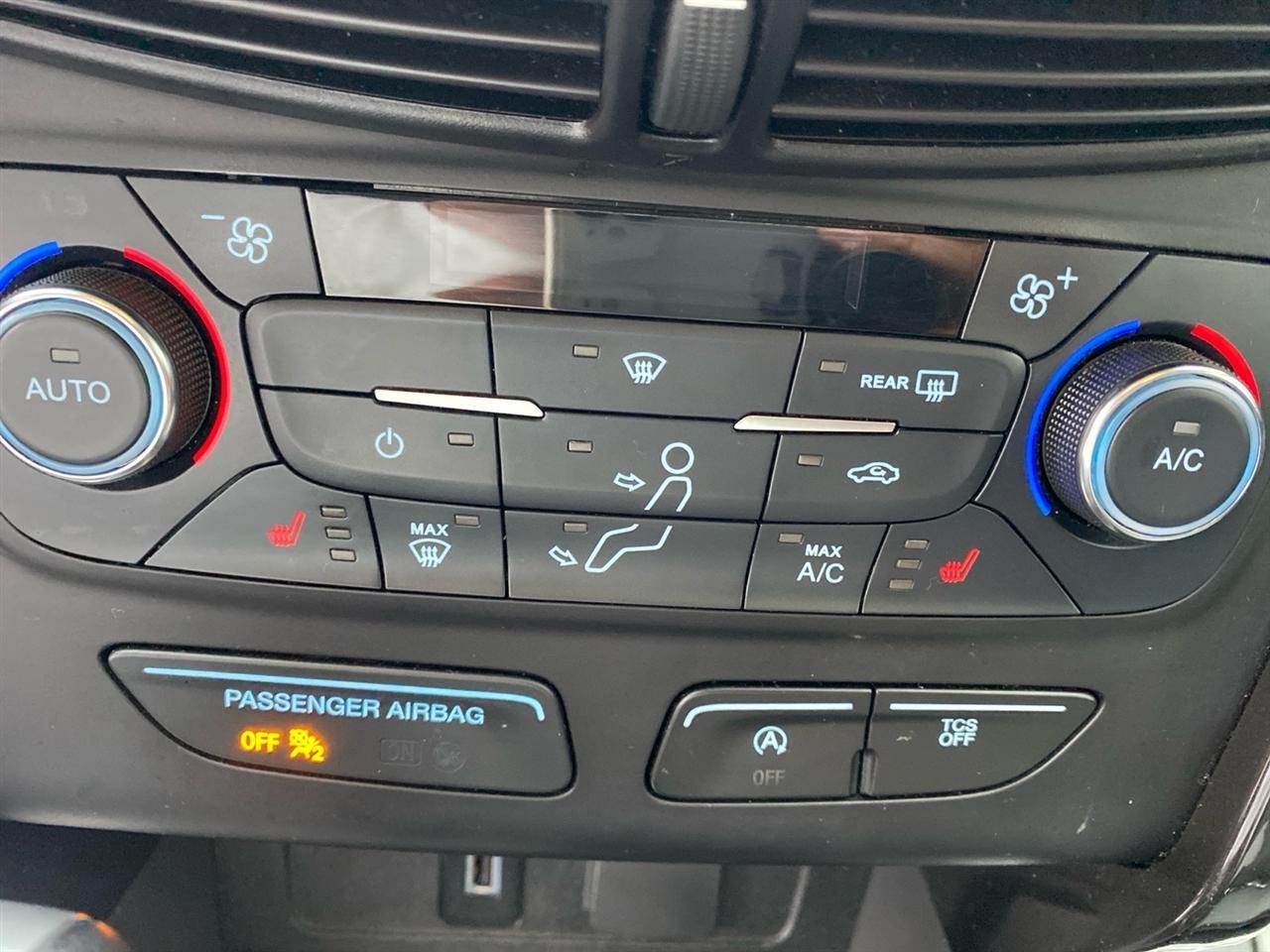Ford Escape Titanium 4WD 2017