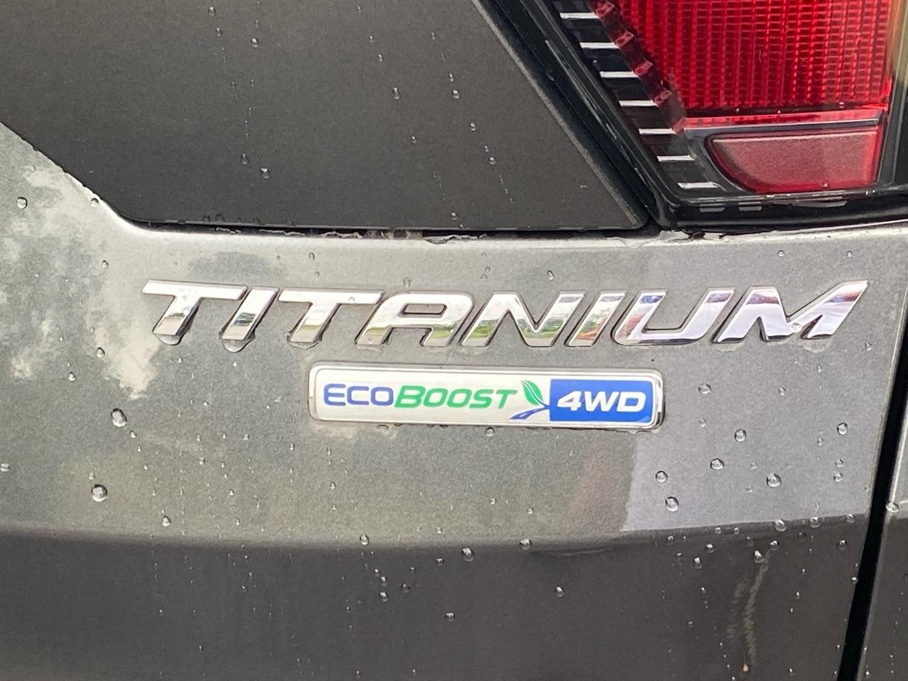 Ford Escape Titanium 4WD 2017