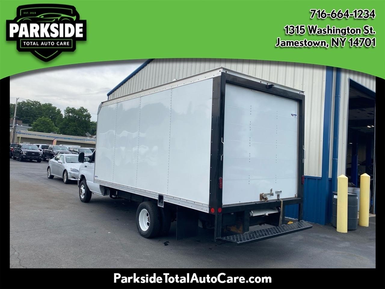 Ford Econoline E-450 2024