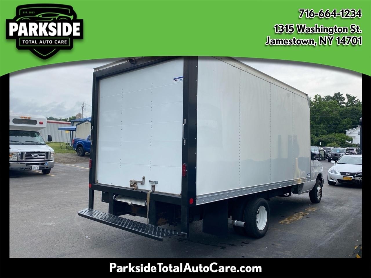 Ford Econoline E-450 2024