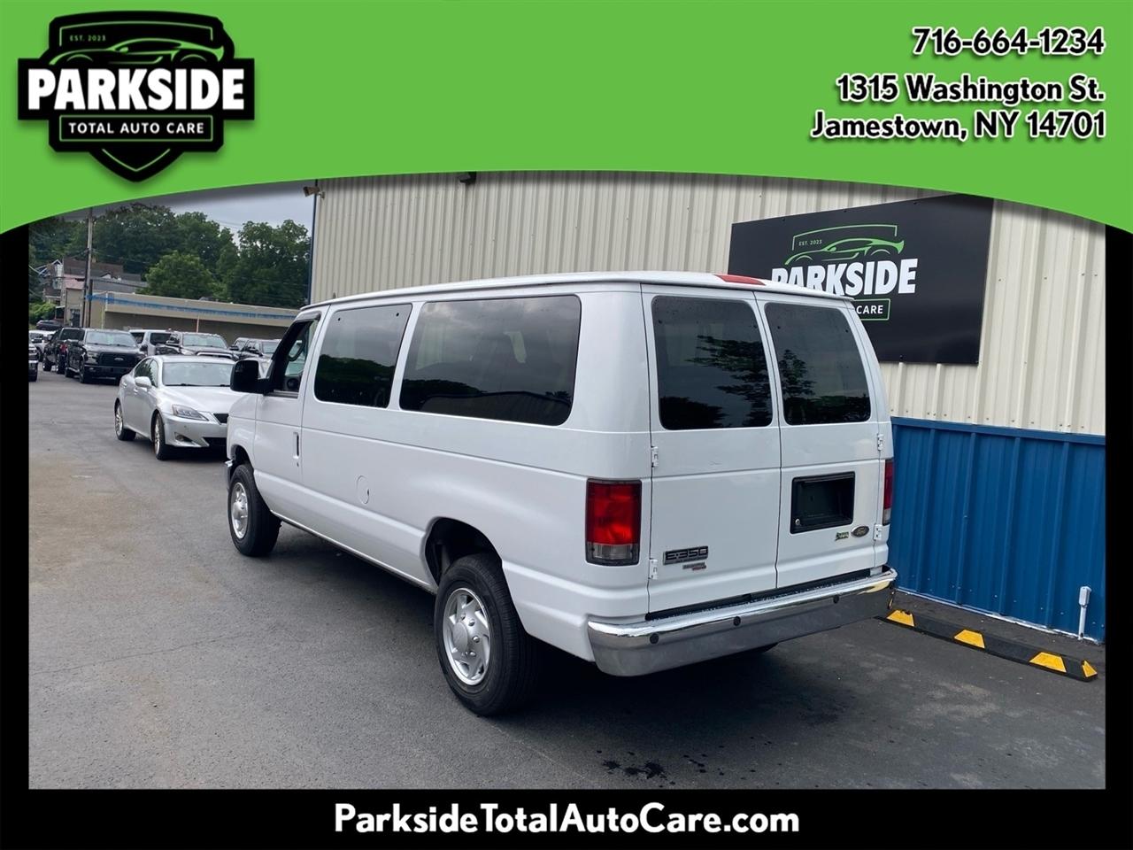 Ford Econoline E-350 XL Super Duty 2014
