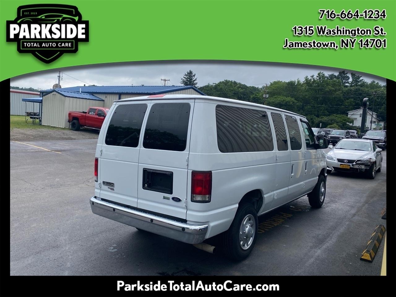 Ford Econoline E-350 XL Super Duty 2014