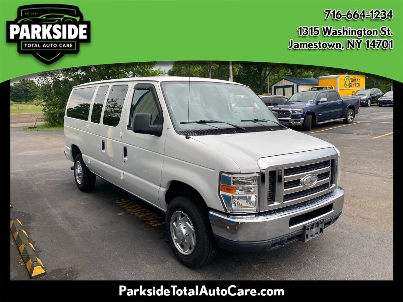 Ford Econoline E-350 XL Super Duty 2014