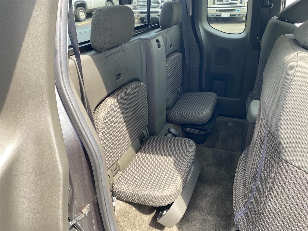 Nissan Frontier S Crew Cab 5AT 4WD 2016