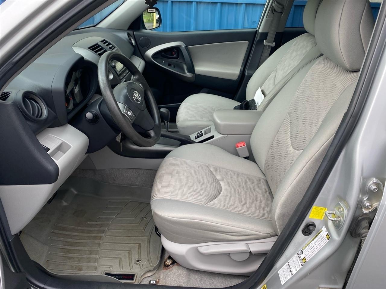Toyota RAV4 Base I4 4WD 2012
