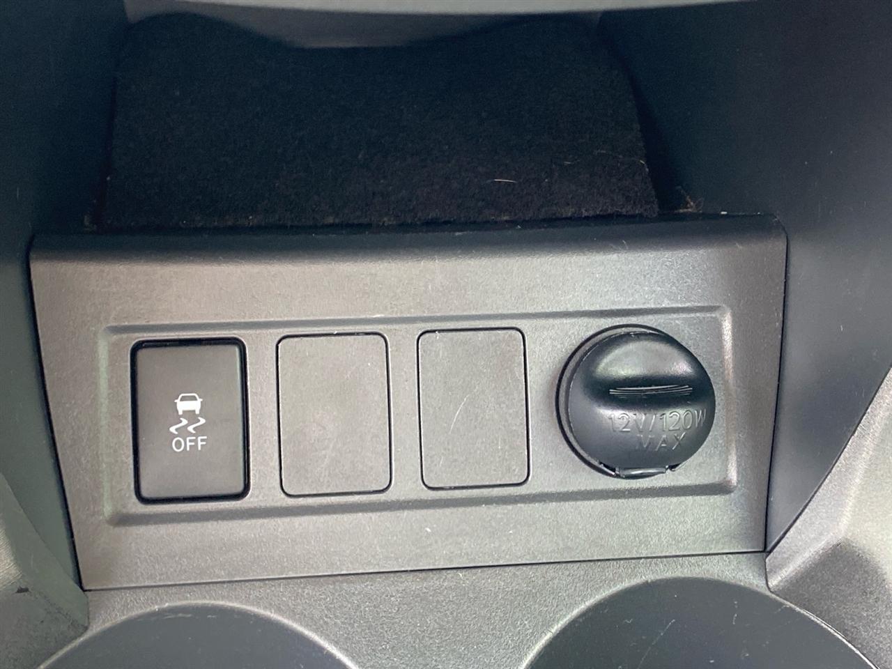 Toyota RAV4 Base I4 4WD 2012