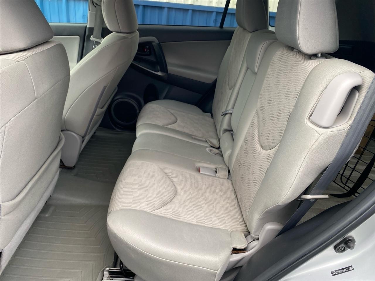 Toyota RAV4 Base I4 4WD 2012