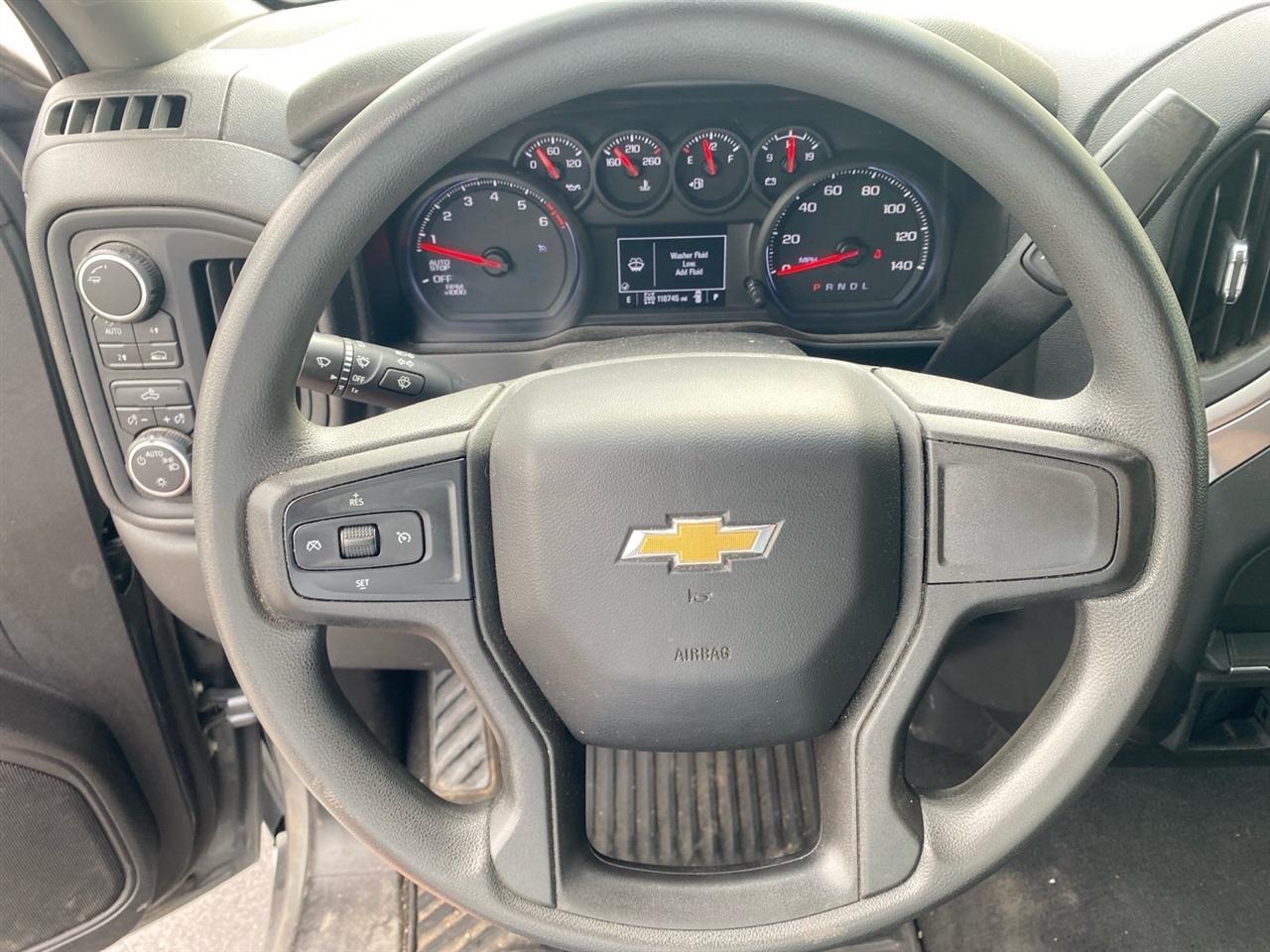Chevrolet Silverado 1500 4WD Crew Cab 147" Custom 2020