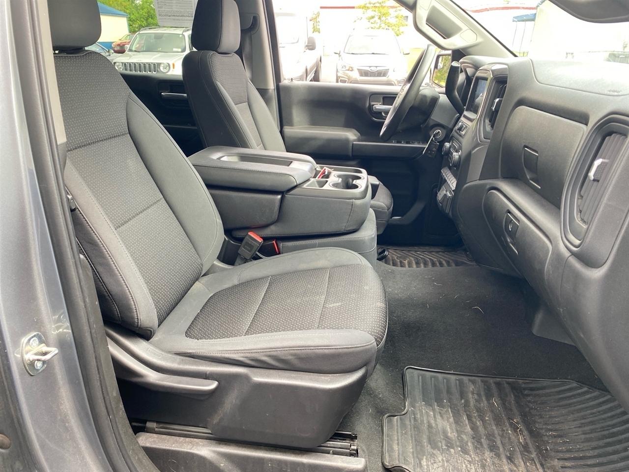 Chevrolet Silverado 1500 4WD Crew Cab 147" Custom 2020