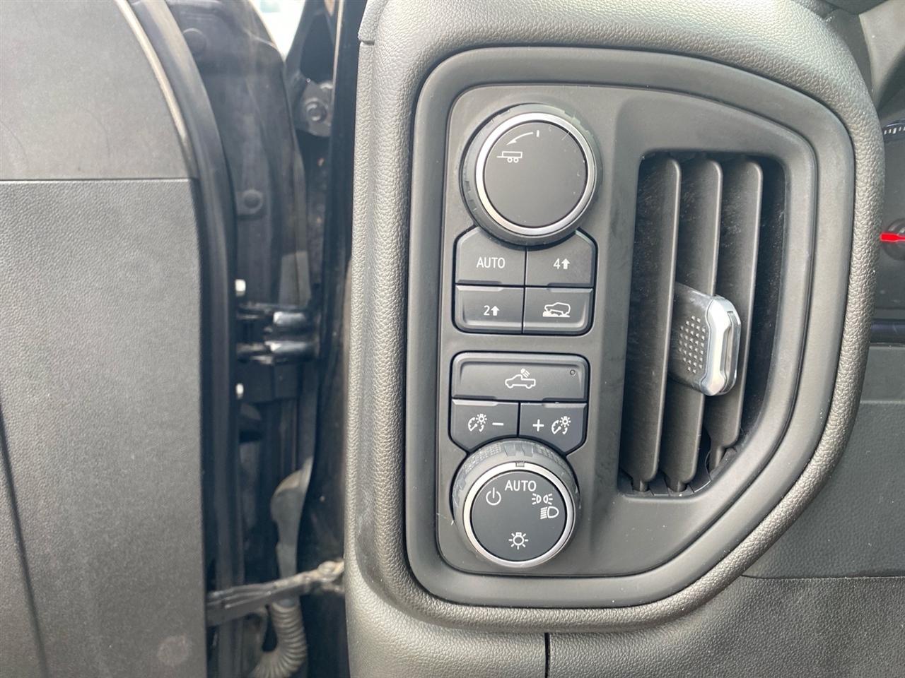 Chevrolet Silverado 1500 4WD Double Cab 147" Custom 2020