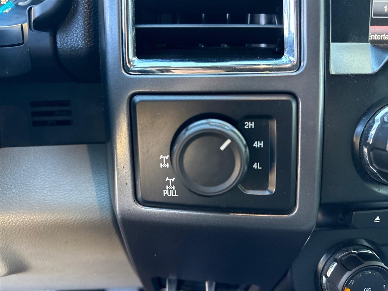 Ford F-150 4WD SuperCrew 145" King Ranch 2015