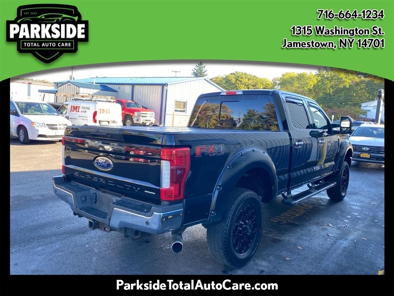 Ford Super Duty F-350 SRW King Ranch 4WD Crew Cab 8' Box 2017