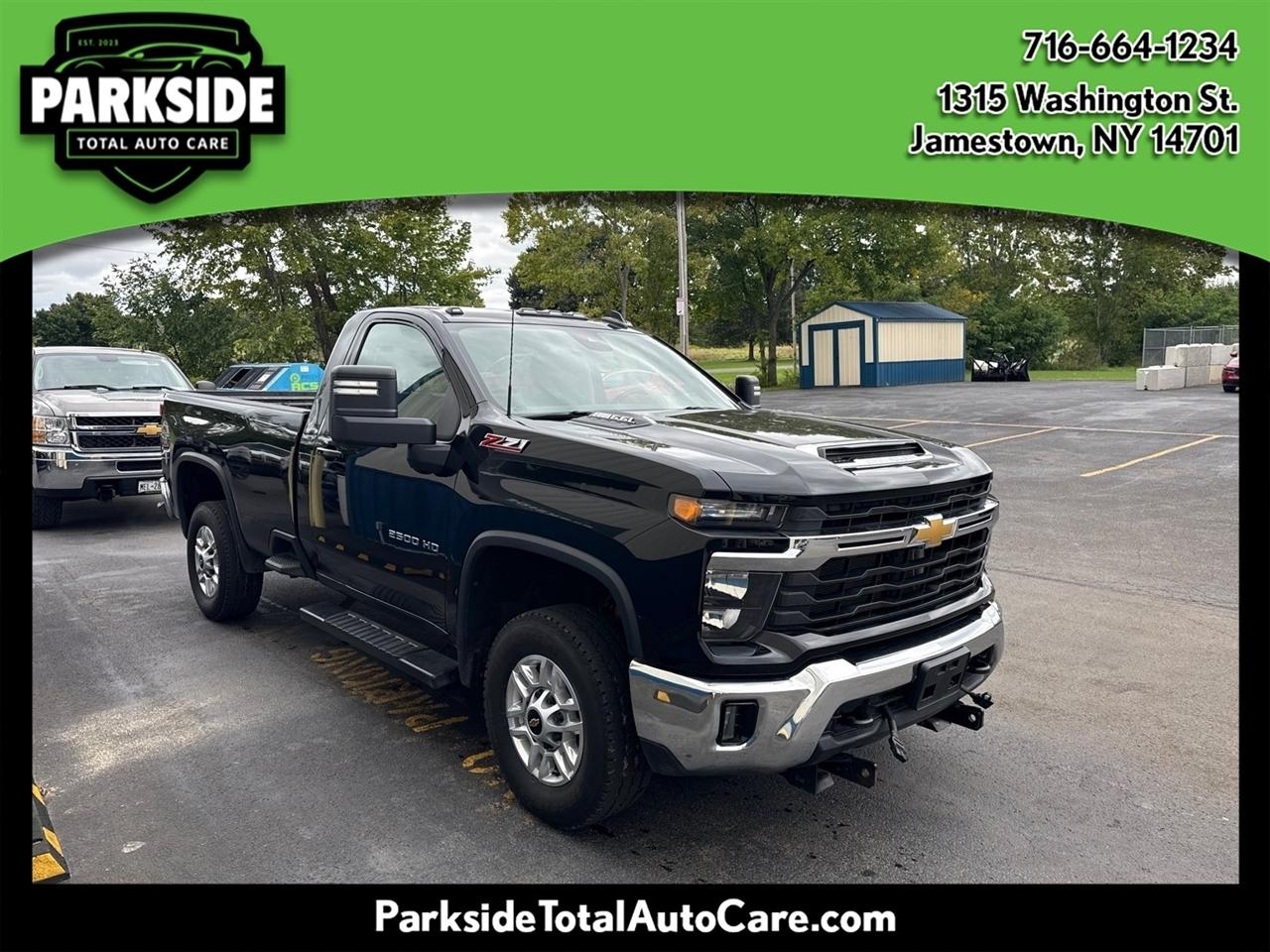 Chevrolet Silverado 2500HD 4WD Reg Cab 142" LT 2025