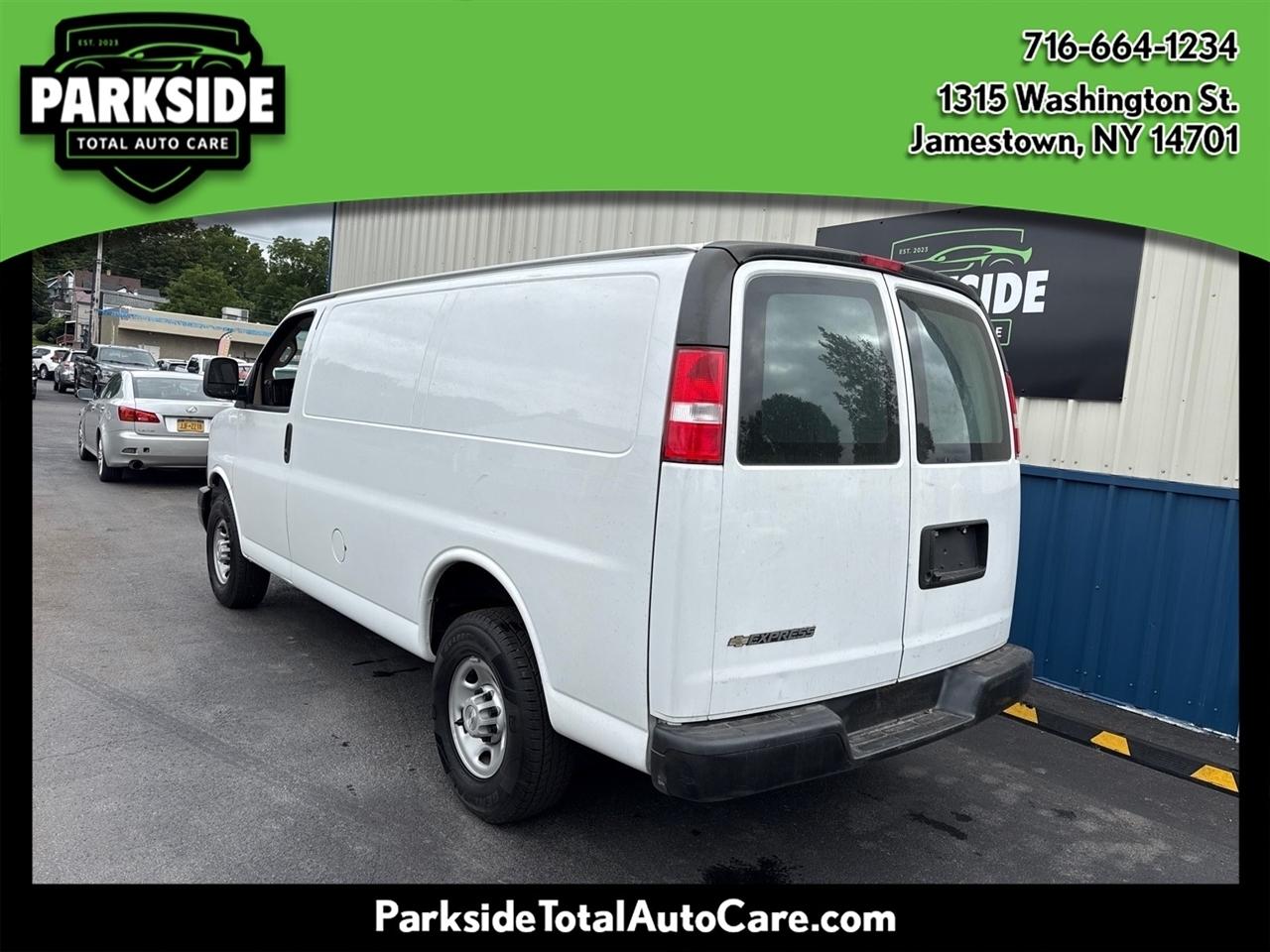 Chevrolet Express Cargo Van RWD 3500 135" 2023
