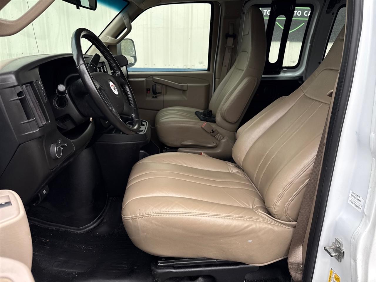 Chevrolet Express Cargo Van RWD 3500 135" 2023
