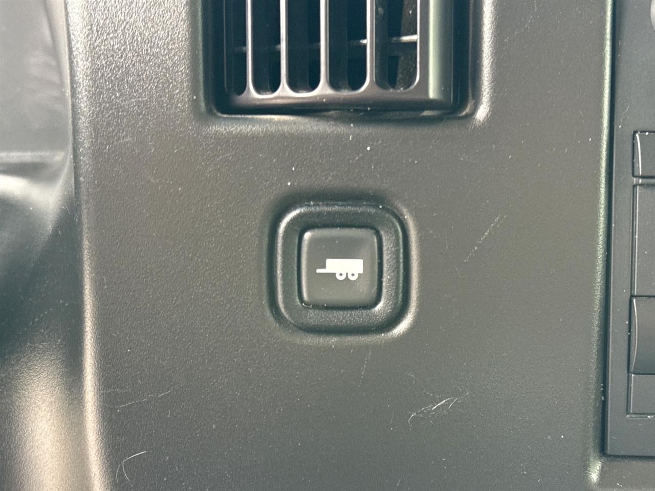 Chevrolet Express Cargo Van RWD 3500 135" 2023