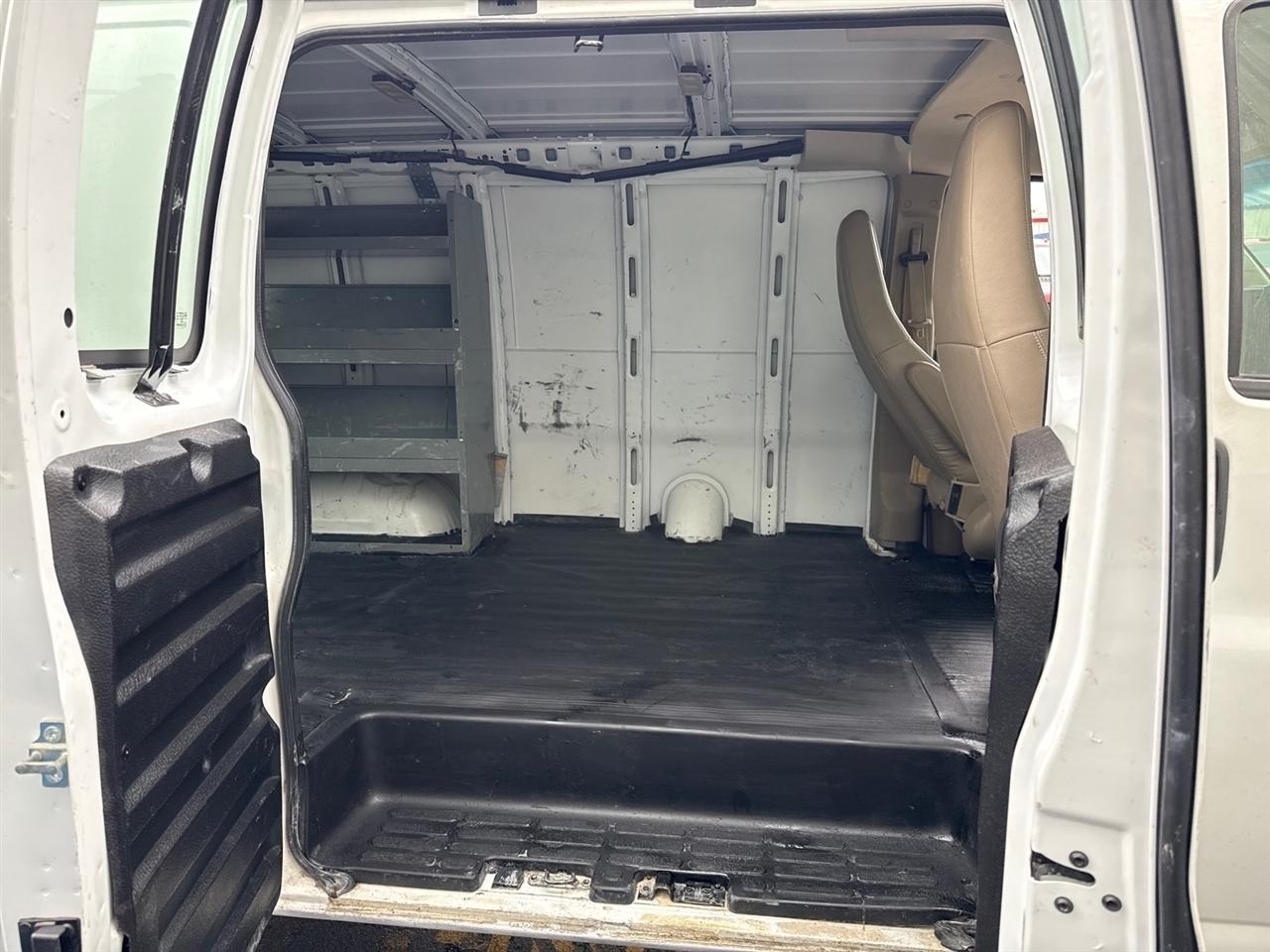 Chevrolet Express Cargo Van RWD 3500 135" 2023