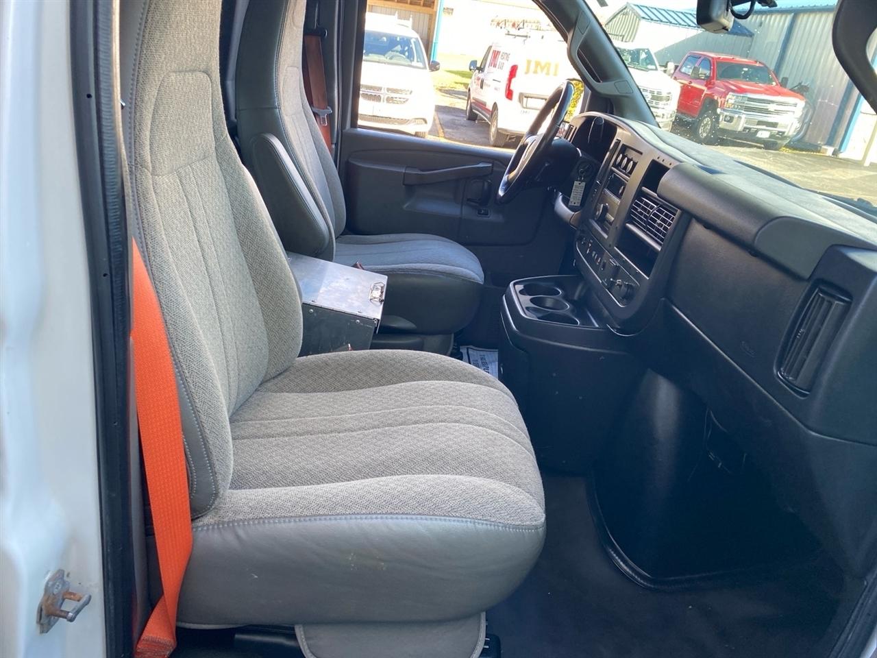 Chevrolet Express Cargo Van RWD 2500 135" 2018