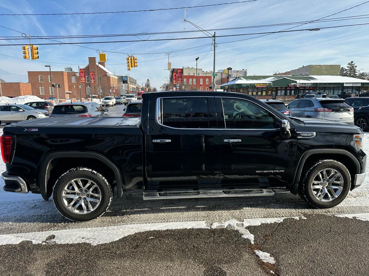 GMC Sierra 1500 SLT Crew Cab Short Box 4WD 2021