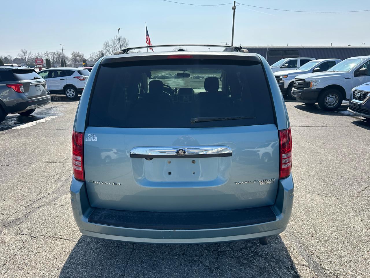 Chrysler Town & Country Touring 2010
