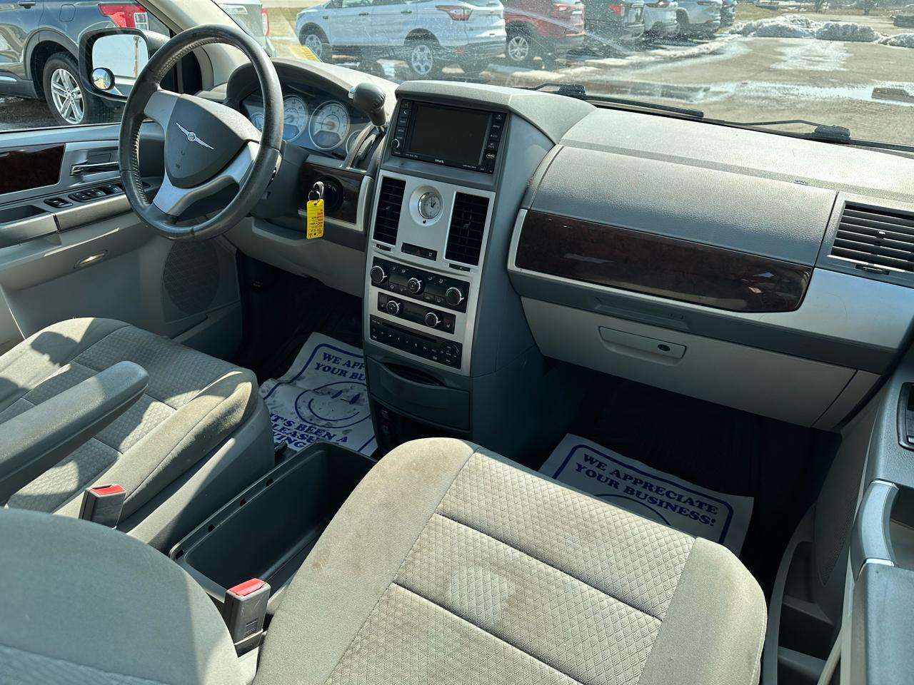 Chrysler Town & Country Touring 2010
