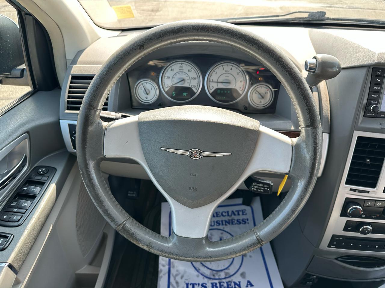 Chrysler Town & Country Touring 2010