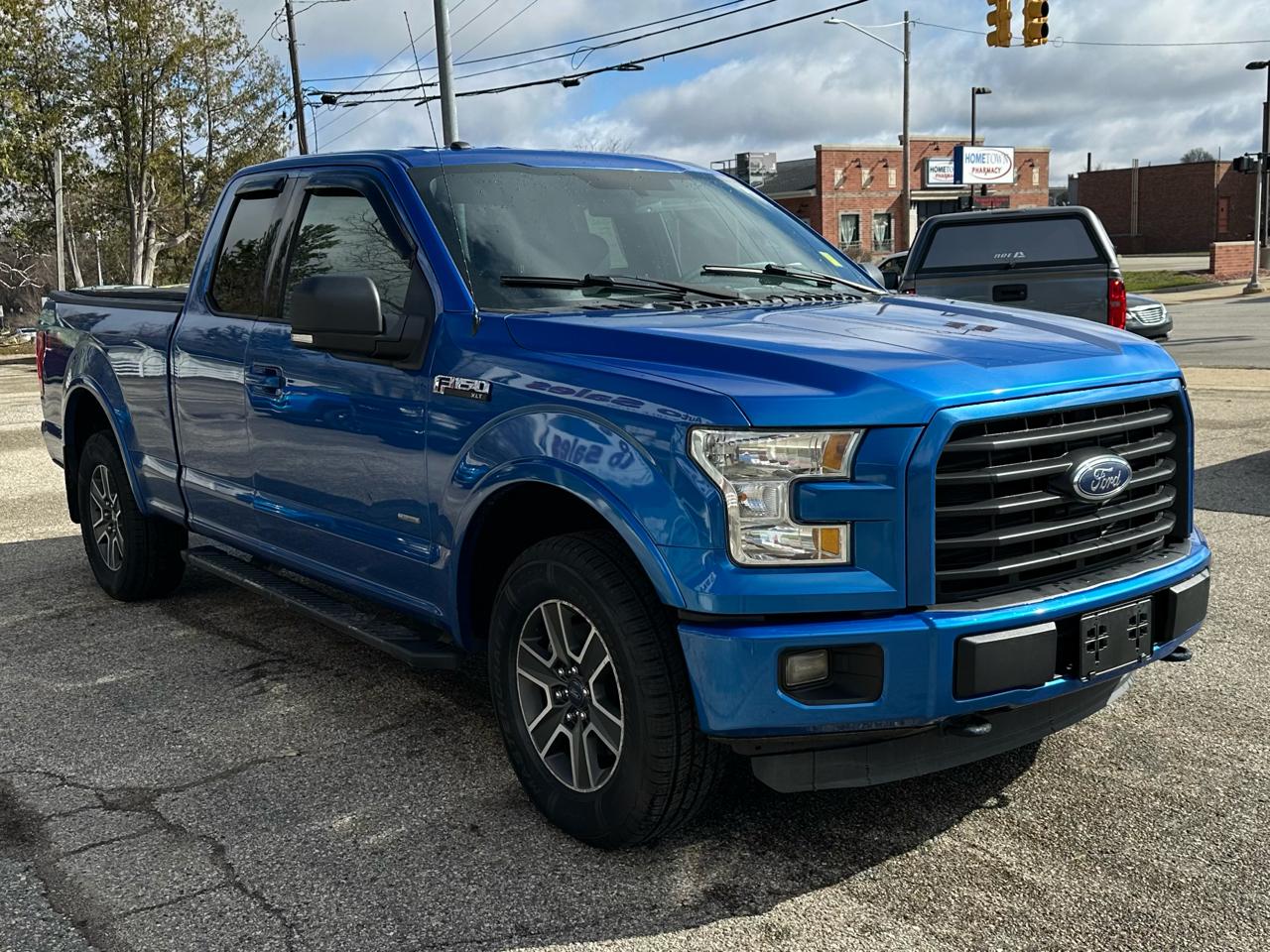 Ford F-150 XLT SuperCab Short Box 4WD 2016