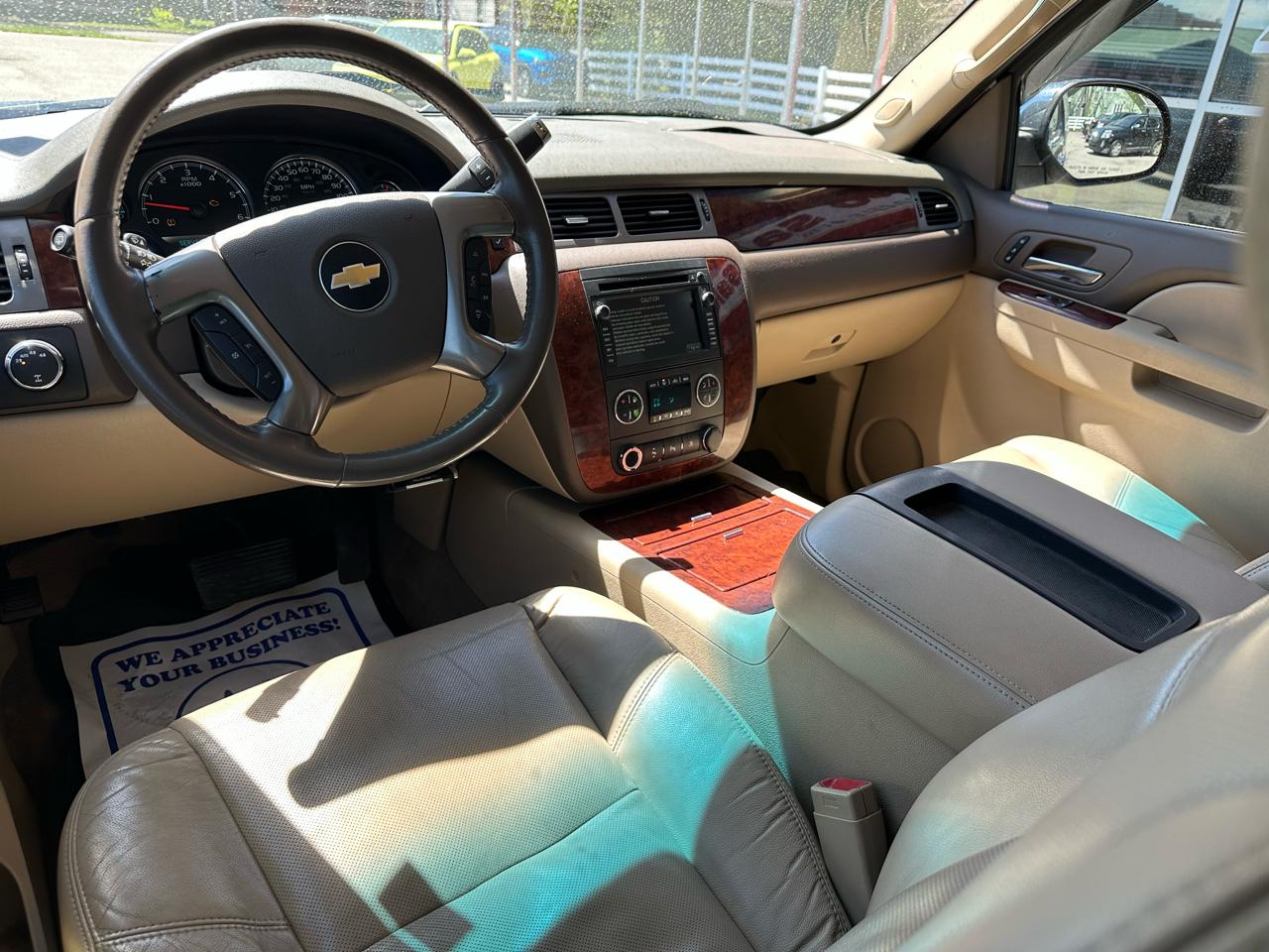 Chevrolet Suburban LTZ 1500 4WD 2010