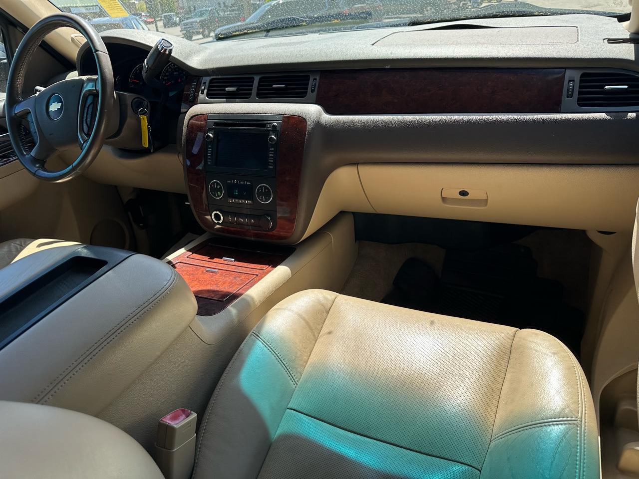 Chevrolet Suburban LTZ 1500 4WD 2010