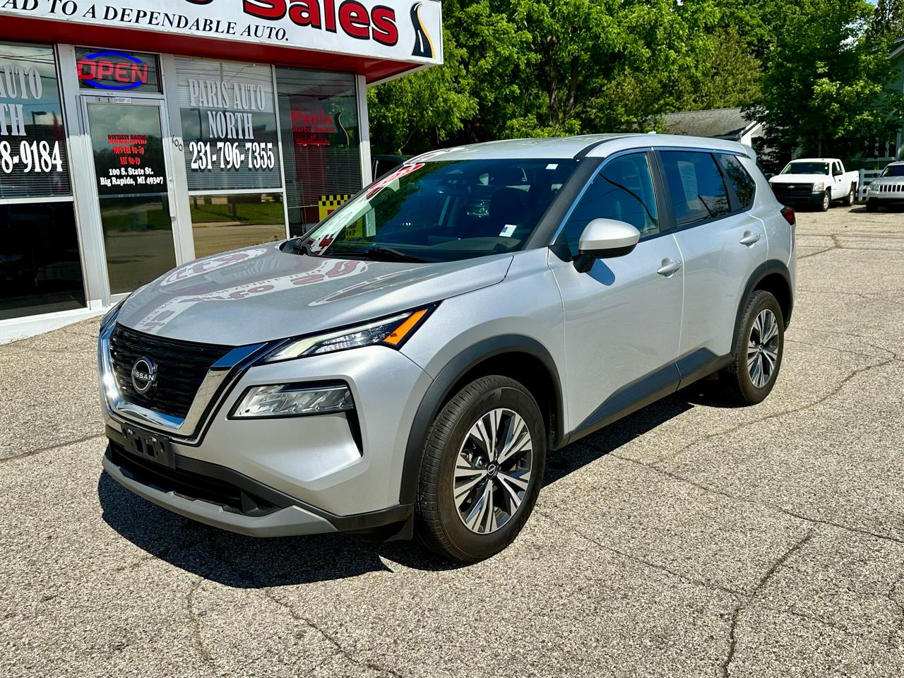Nissan Rogue photo 2