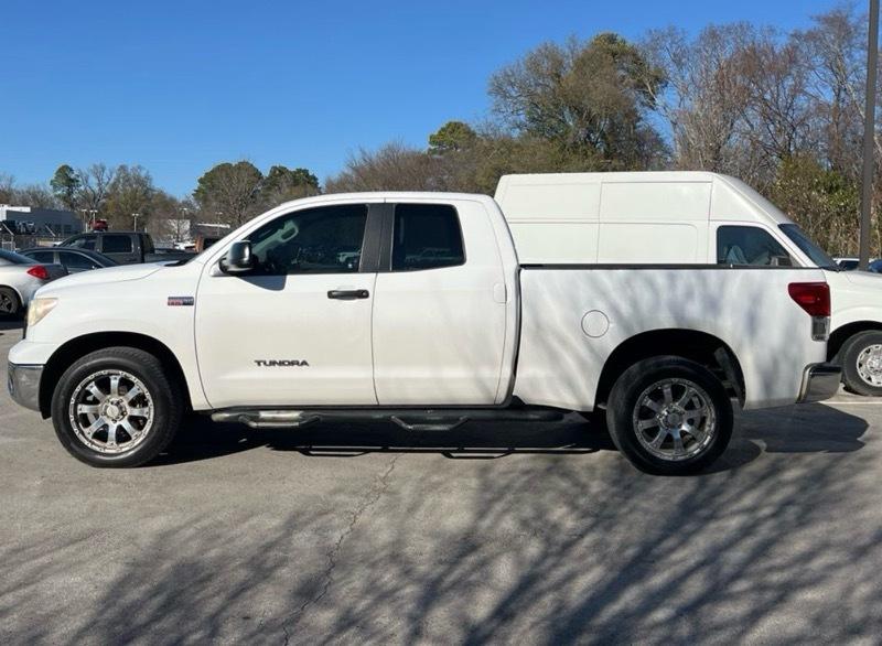 Toyota Tundra Tundra-Grade 5.7L Double Cab 2WD 2010