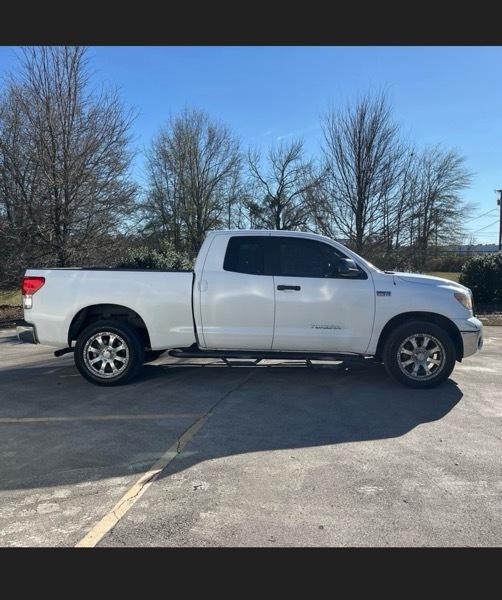 Toyota Tundra Tundra-Grade 5.7L Double Cab 2WD 2010