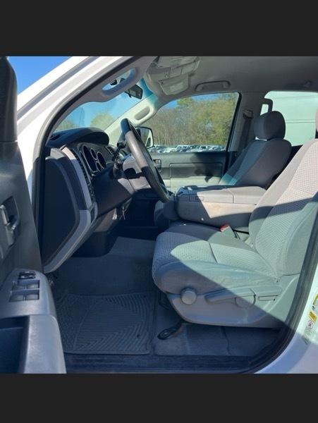 Toyota Tundra Tundra-Grade 5.7L Double Cab 2WD 2010