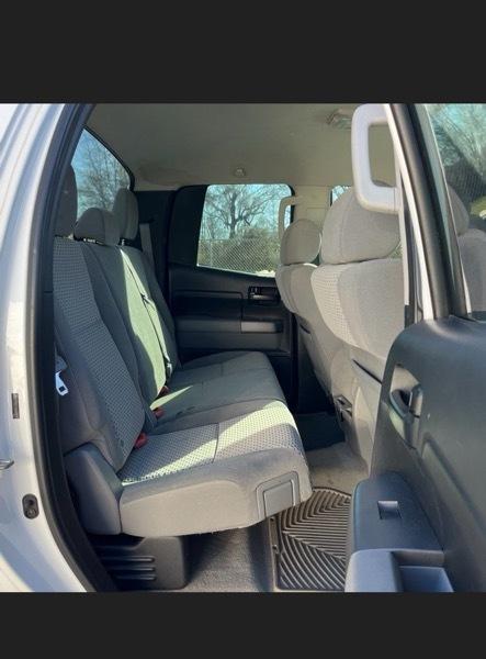 Toyota Tundra Tundra-Grade 5.7L Double Cab 2WD 2010