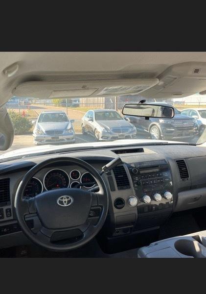 Toyota Tundra Tundra-Grade 5.7L Double Cab 2WD 2010