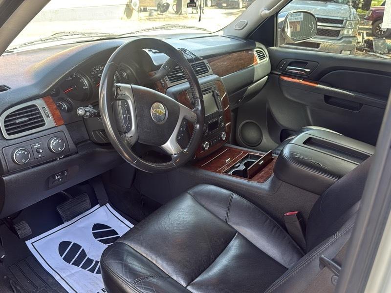 Chevrolet Tahoe LTZ 4WD 2011