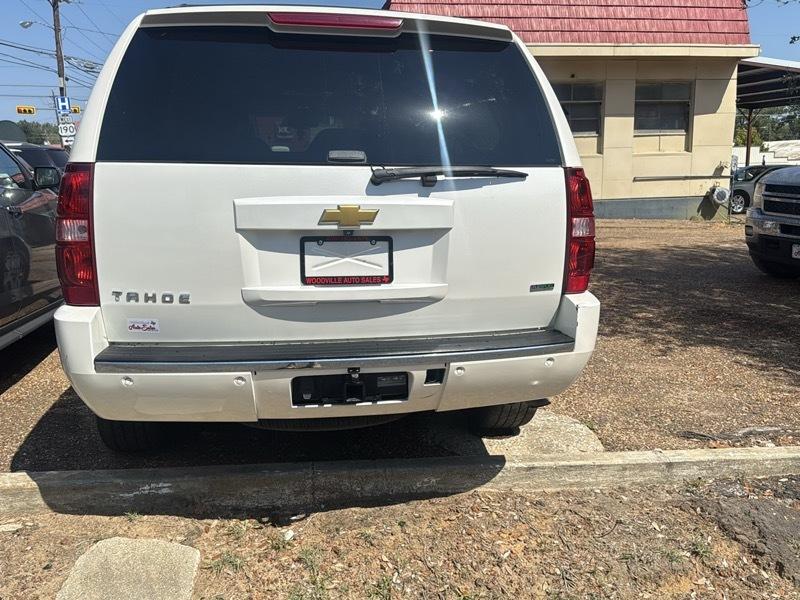 Chevrolet Tahoe LTZ 4WD 2011